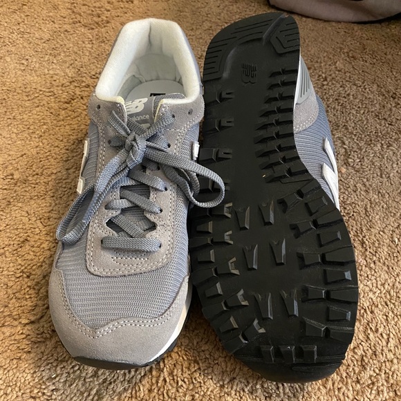 New Balance shoes - Picture 2 of 3